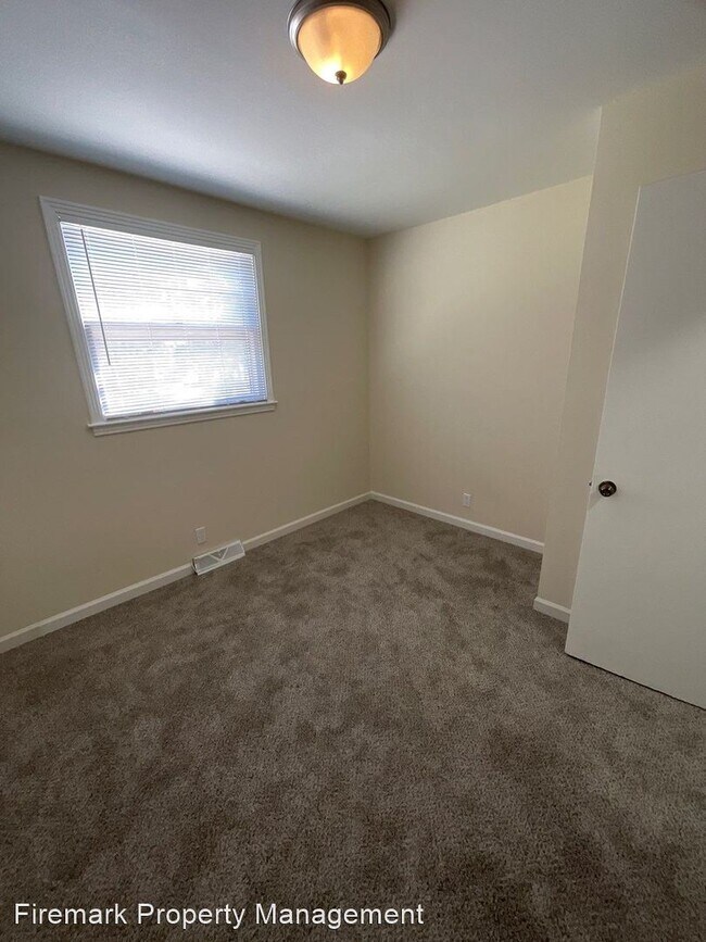 Building Photo - 3 br, 1.5 bath House - 2900 Edge Moor Drive