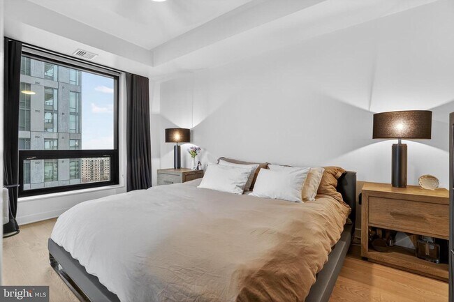 Building Photo - 1650 Silver Hill Dr