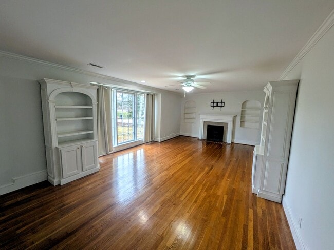 Building Photo - 524 W Mountain St