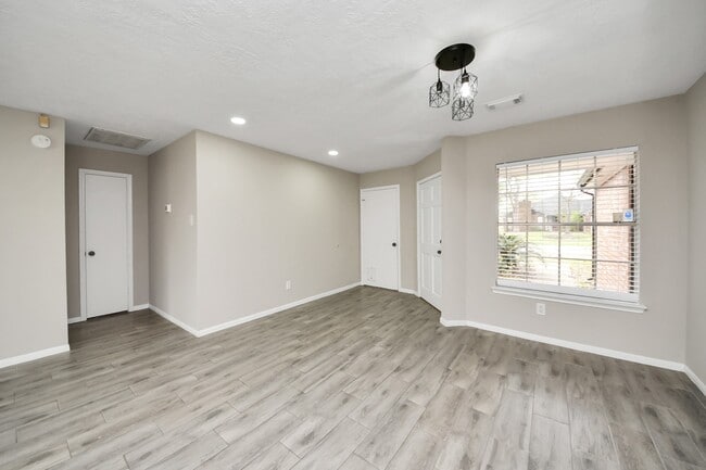 Building Photo - 4915 Pecan Grove Dr