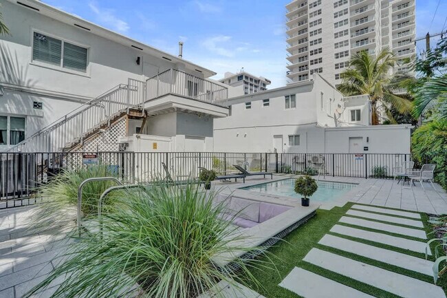 Building Photo - 3020 Seville St