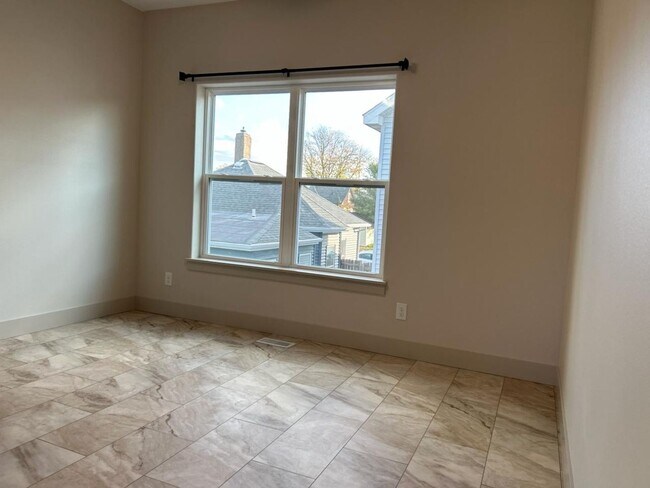 Building Photo - 940 M St SW