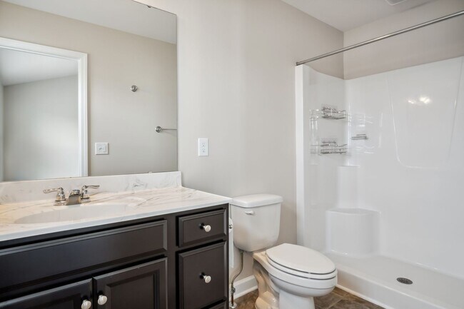Building Photo - 3 bed/ 3 1/2 bath.  Dog Friendly.