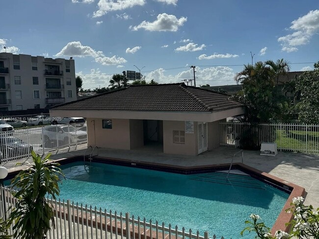 Primary Photo - 5851 W 20th Ave