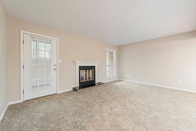 Building Photo - 6017 Treetop Ct