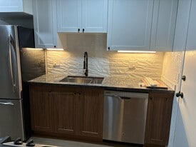Building Photo - 3401 Egmont Way