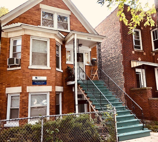 Building Photo - 2919 N Seeley Ave