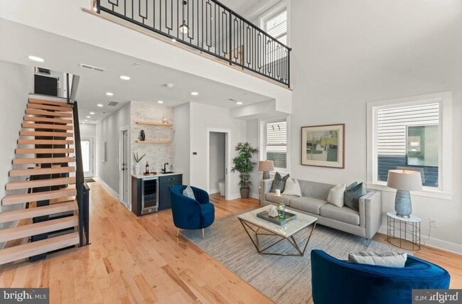 Building Photo - 6983 Silverwood St