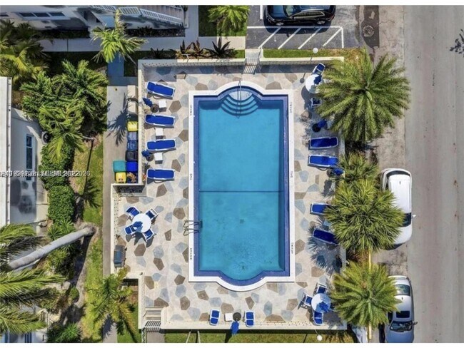 Building Photo - 3681 NE 170th St