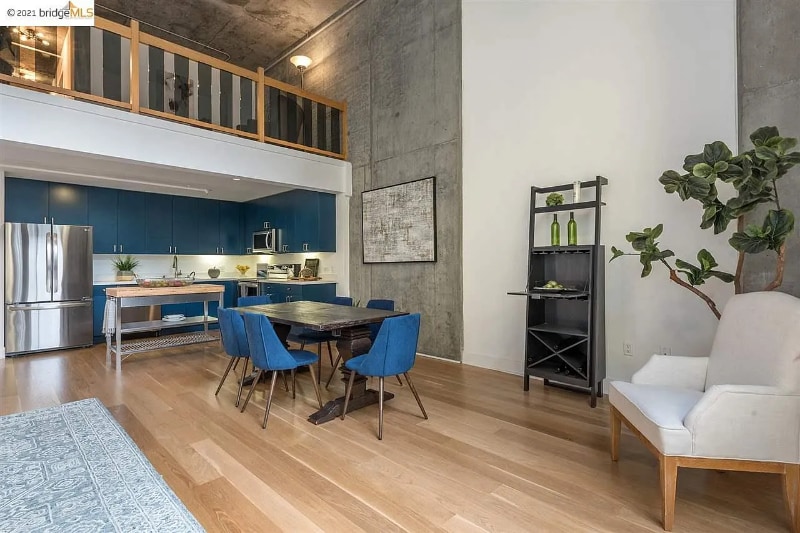 Building Photo - 311 Oak St