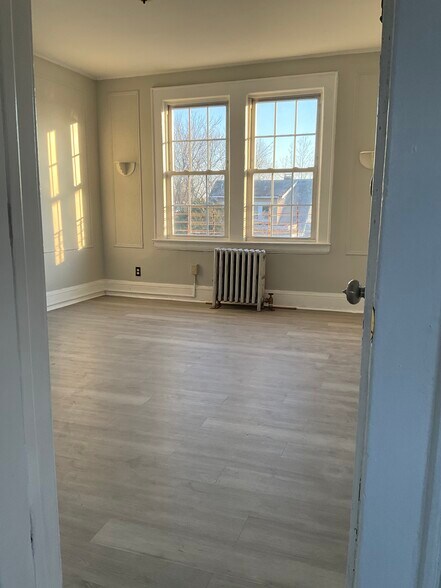 Building Photo - 11 Westervelt Pl