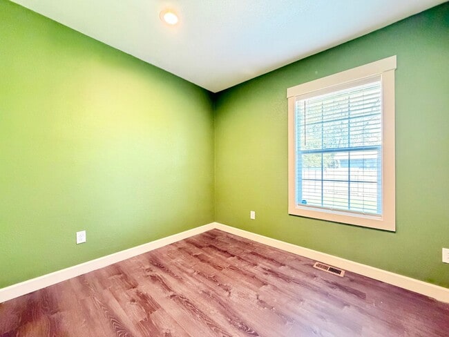 Building Photo - Lovingly Updated Home with Separate Garage, Outdoor Cat Enclosure, Finished Basement, Large Yard,...