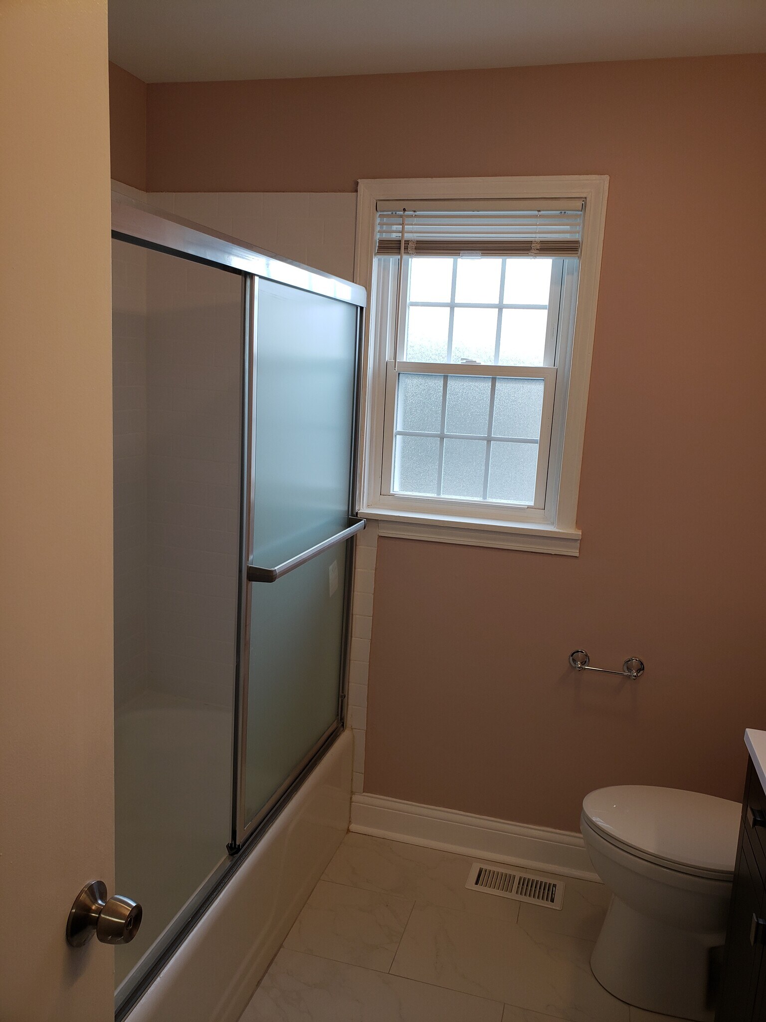 Building Photo - 2142 Rugen Rd