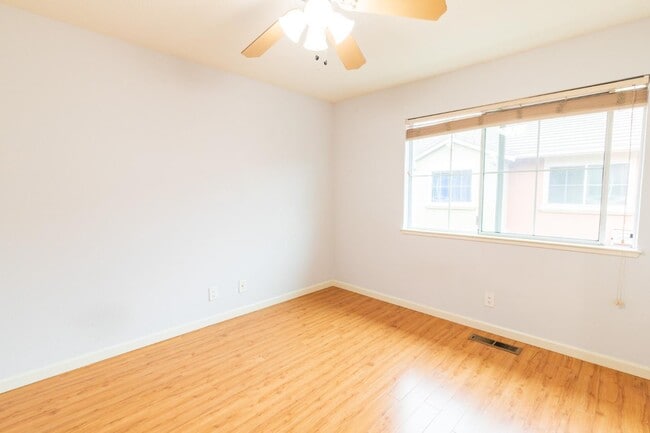 Building Photo - 4097 Alder Terrace