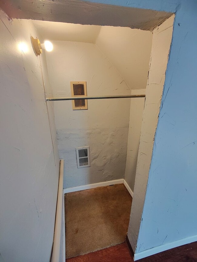 Building Photo - 2663 S 18th St