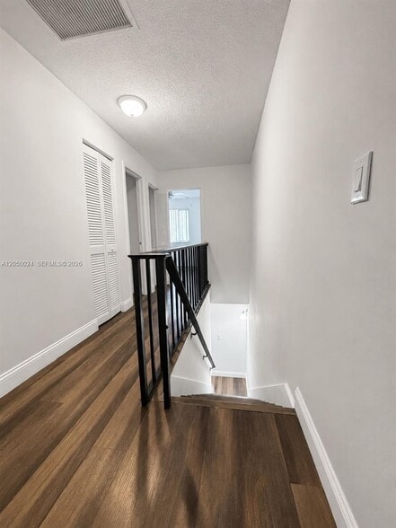 Building Photo - 139 Sparrow Dr