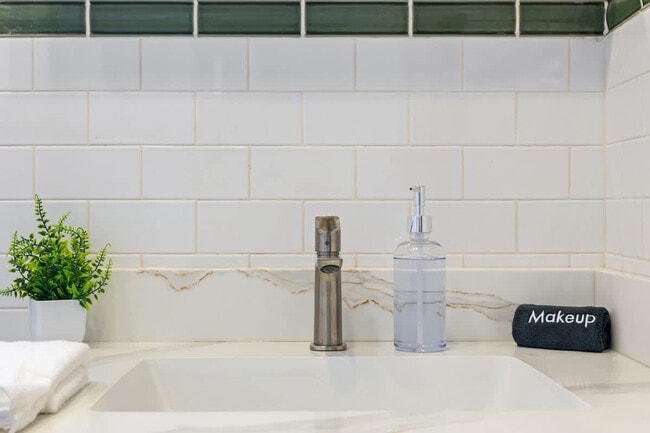 Building Photo - 2216 18th Ave