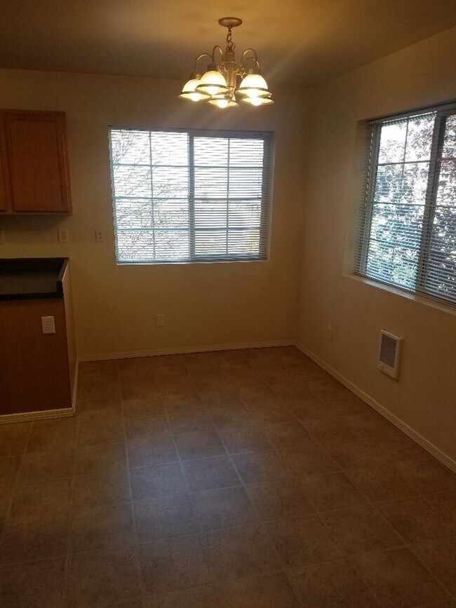 Interior Photo - 3138 Pringle Rd SE