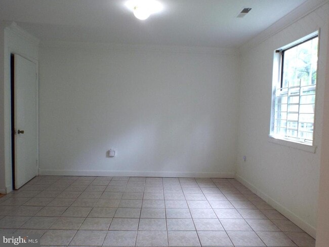 Building Photo - 5501 Rollins Ln