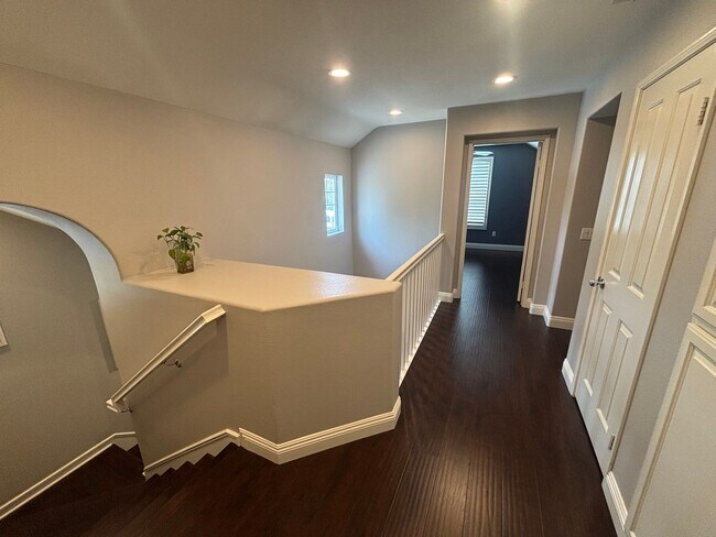 Building Photo - Charming 4-Bedroom Home with Community Ame...