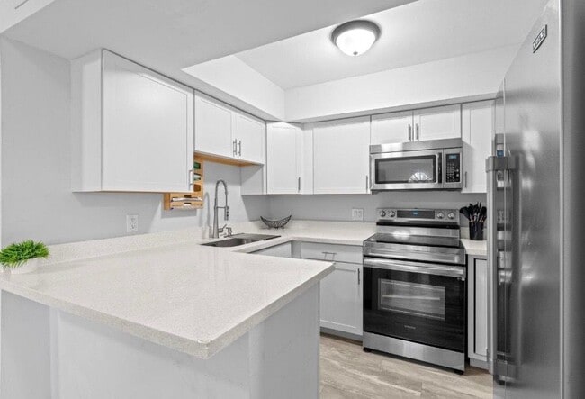 Building Photo - 3715 Village Dr