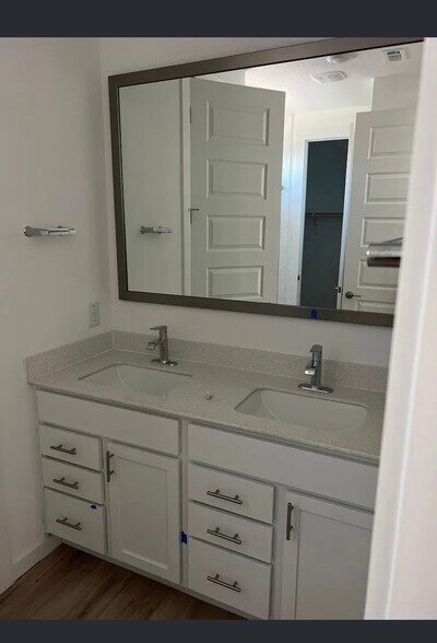 Building Photo - 1920 Centerline Ln