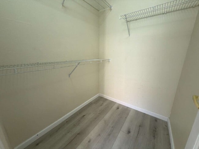 Building Photo - "Charming 1-Bedroom Retreat with Fireplace...
