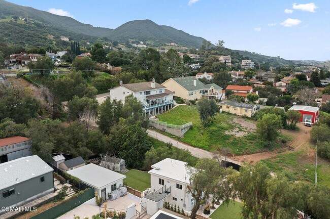 Building Photo - 263 McKnight Rd