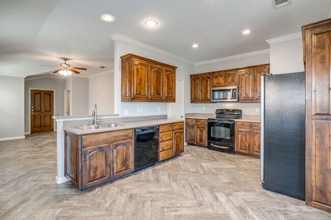 Building Photo - Amazing Rental Home- 3 Bed, 2 Bath Home in...
