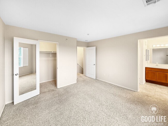 Building Photo - Beautiful 4B/4BA Home w/ Canyon Views & Great Layout!