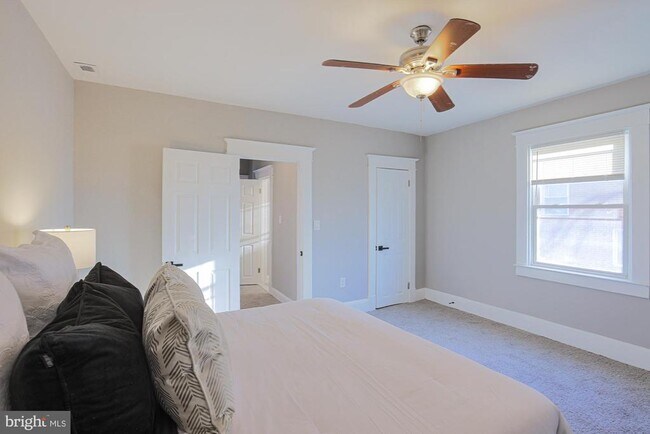 Building Photo - 3803 Cedardale Rd