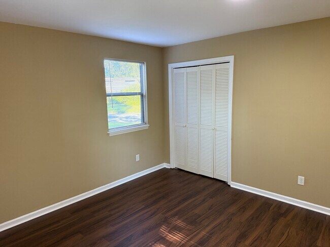 Building Photo - 3326 Quaker Springs Rd