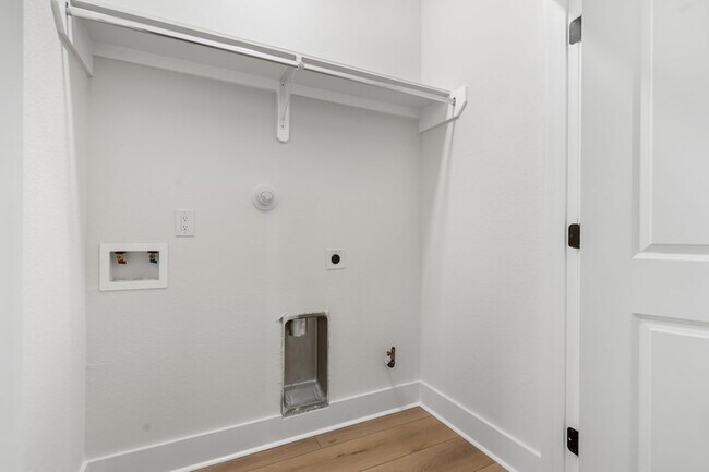 Building Photo - 22806 August Leaf Dr