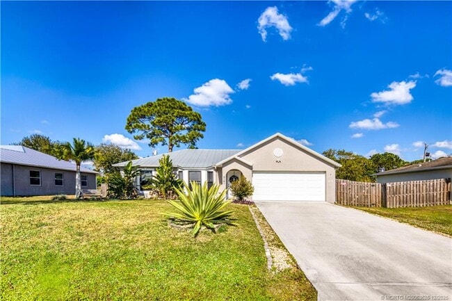 Building Photo - 2141 SW Janette Ave