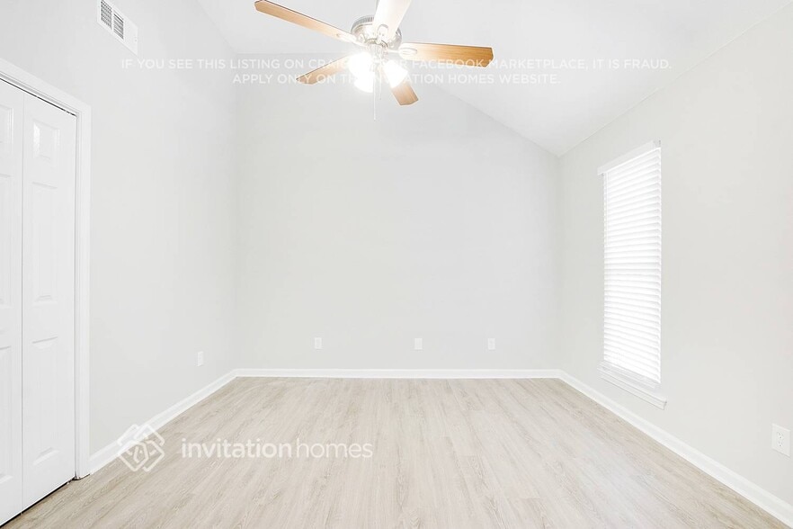 Building Photo - 883 Columbia Ct
