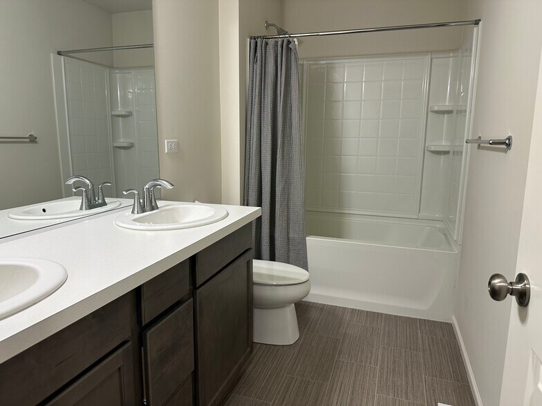 Building Photo - 11919 313th Ave SE