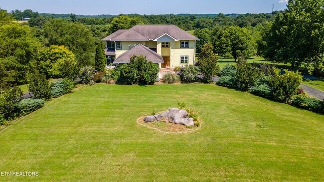 Building Photo - 2084 Allenridge Dr