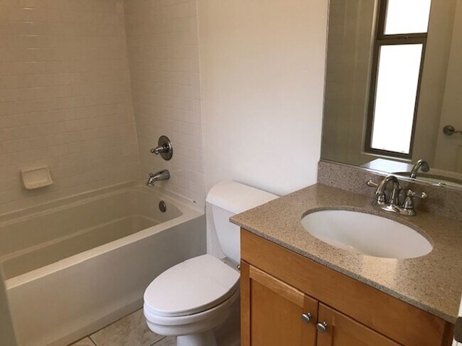 Building Photo - 2BR + 2 1/2BA CONDO AVAILABLE NOW IN BURBANK!