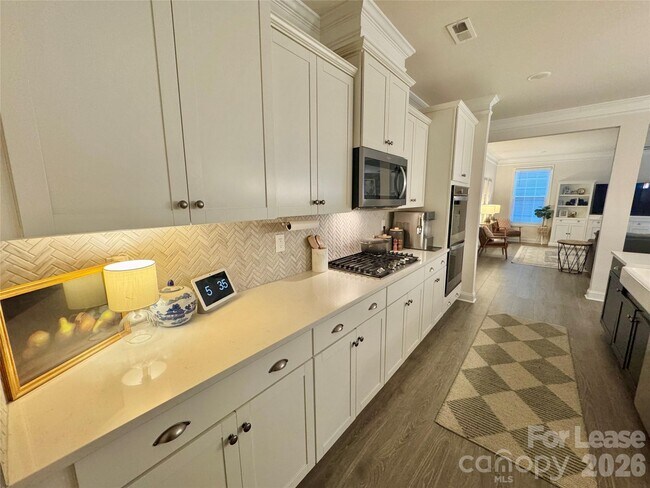 Building Photo - 1058 Thoroughbred Dr.