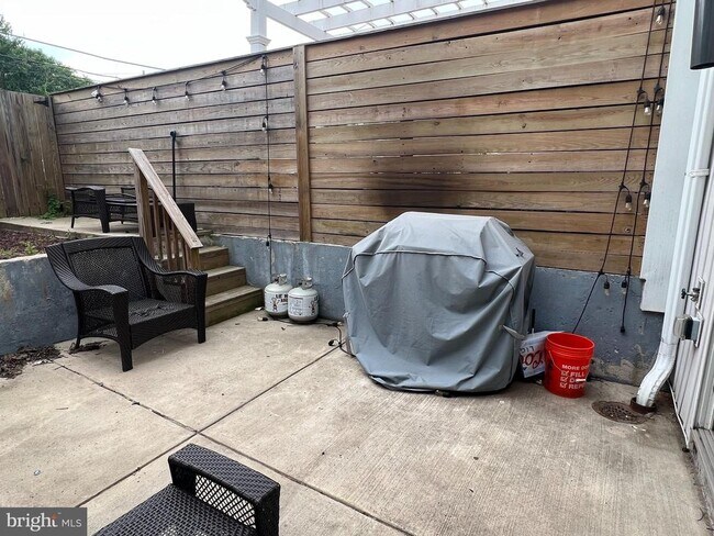 Building Photo - 1431 N 28th St