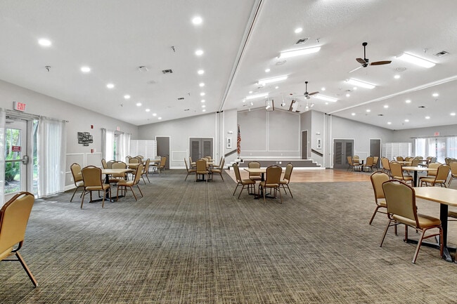 Building Photo - 8256 Summerbreeze Ln