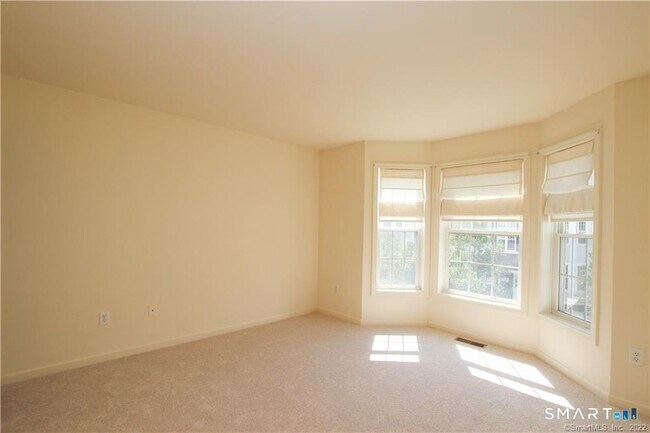 Building Photo - 107 Sienna Dr