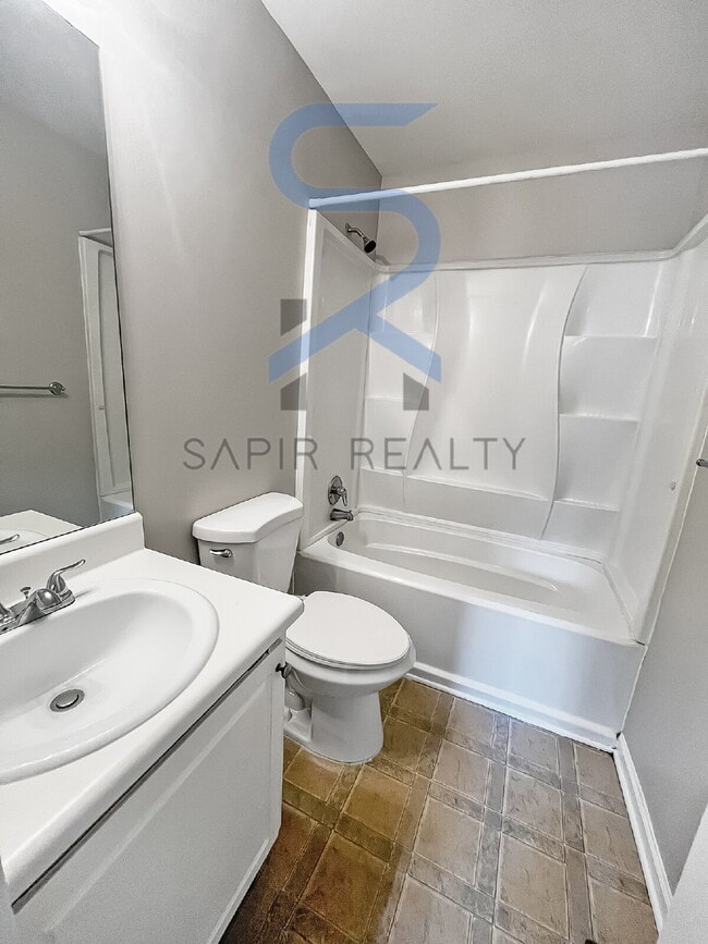 Building Photo - Move in before November 15th and choose yo...