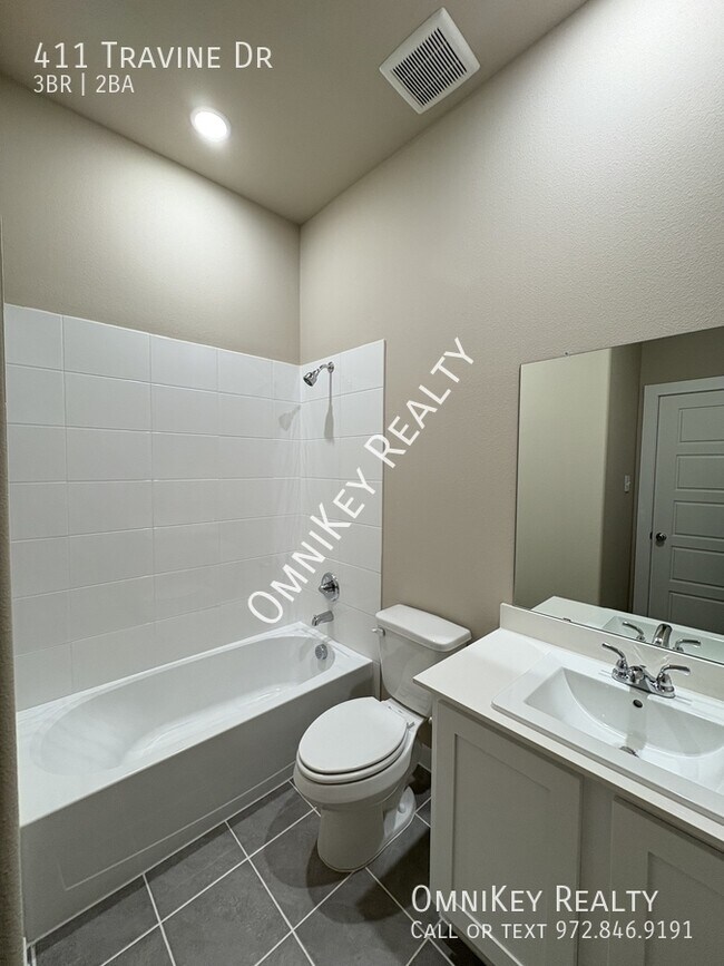 Building Photo - 411 Travine Dr