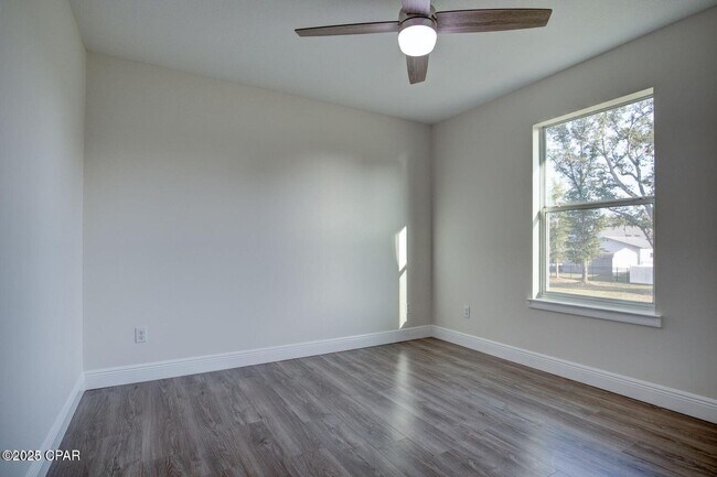 Building Photo - 4205 Deerpoint Lake Dr