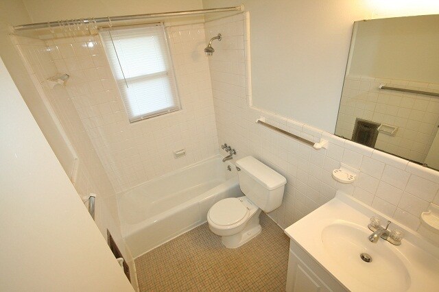 Building Photo - Apartment Near Duke West / W&D / Garden Plots