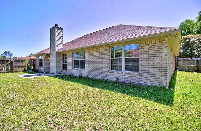 Building Photo - 1955 Salisbury Way