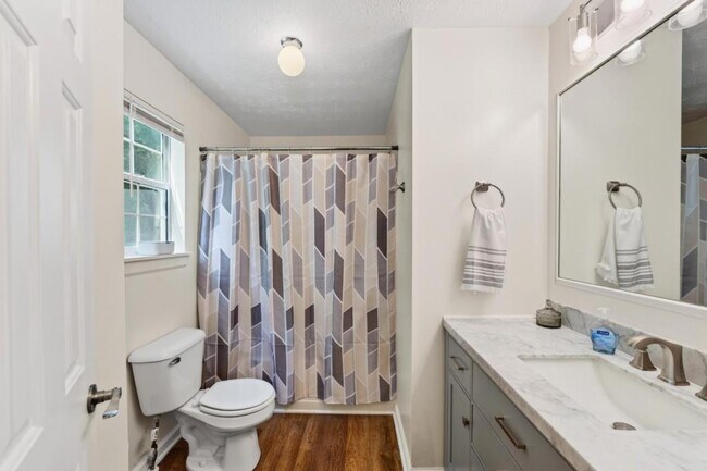 Building Photo - 2558 Candlewood Way