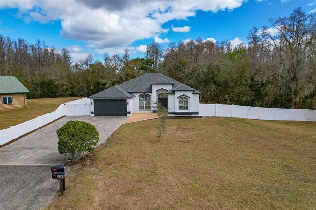 Building Photo - 525 Cullaro Ln