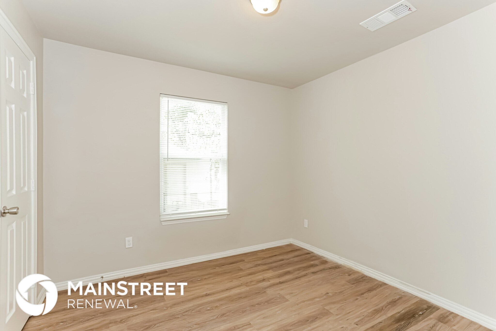 Building Photo - 706 Lloyd St